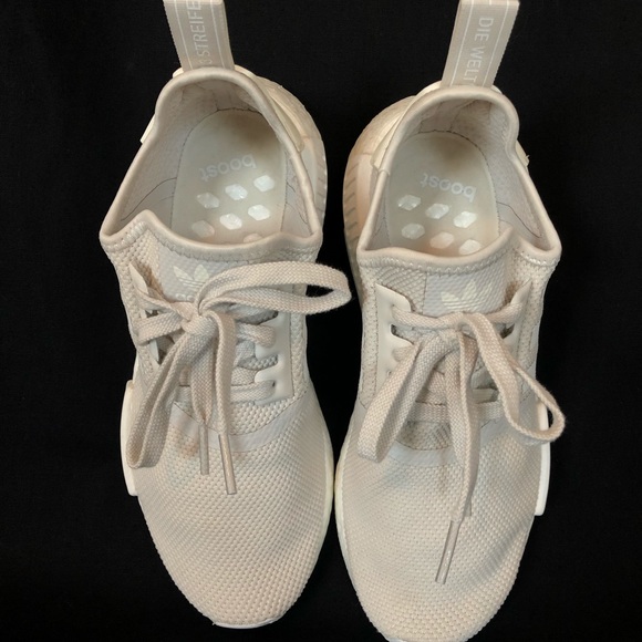 !!SOLD!! Women’s NMD R1 - Picture 3 of 6